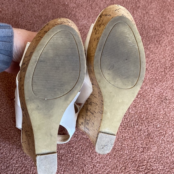 Guess Wedges - Picture 3 of 4